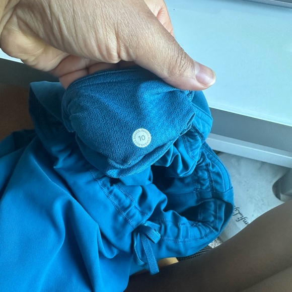 Lululemon All The Right Places 23” Crop - Picture 6 of 9